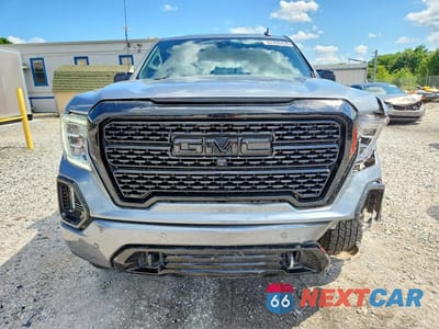 Piąte zdjęcie samochodu w środku: 2021 GMC SIERRA K1500 DENALI VIN:3GTU9FET8MG211686 - miniatura