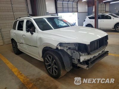 Czwarte zdjęcie samochodu z boku: 2019 VOLVO XC90 T6 MOMENTUM VIN:YV4A22PK5K1499728 - miniatura