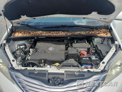 Zdjęcie 12 z 13 samochodu: 2015 TOYOTA SIENNA VIN:5TDYK3DC7FS645236 - miniatura