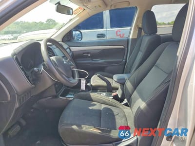 Zdjęcie 7 z 13 samochodu: 2018 MITSUBISHI OUTLANDER SE VIN:JA4AZ3A35JZ061355 - miniatura