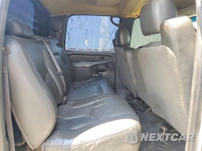 Zdjęcie 10 z 12 samochodu: 2004 CHEVROLET SILVERADO K3500 VIN:1GCJK33284F223001 - miniatura