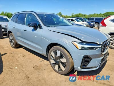 Czwarte zdjęcie samochodu z boku: 2024 VOLVO XC60 PLUS VIN:YV4H60DL3R1814749 - miniatura