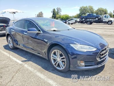 Czwarte zdjęcie samochodu z boku: 2015 TESLA MODEL S 85 VIN:5YJSA1H12FFP79792 - miniatura