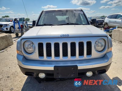 Piąte zdjęcie samochodu w środku: 2013 JEEP PATRIOT LATITUDE VIN:1C4NJRFBXDD260033 - miniatura