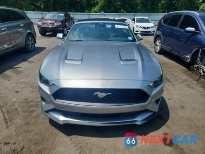 Piąte zdjęcie samochodu w środku: 2021 FORD MUSTANG VIN:1FATP8UH4M5103895 - miniatura