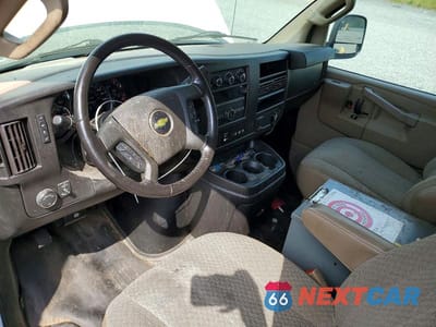 Zdjęcie 8 z 13 samochodu: 2021 CHEVROLET EXPRESS G2500 VIN:1GCWGAFP3M1228090 - miniatura