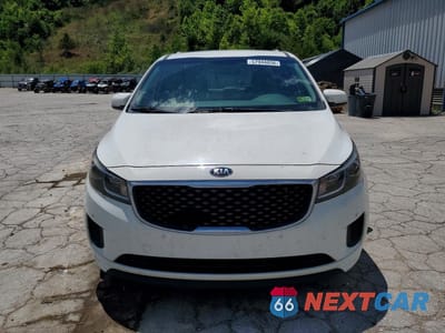 Piąte zdjęcie samochodu w środku: 2017 KIA SEDONA LX VIN:KNDMB5C14H6313445 - miniatura