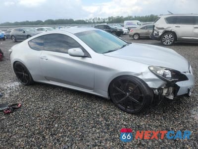 Czwarte zdjęcie samochodu z boku: 2010 HYUNDAI GENESIS COUPE 2.0T VIN:KMHHT6KD9AU035915 - miniatura
