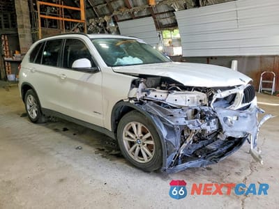 Czwarte zdjęcie samochodu z boku: 2015 BMW X5 XDRIVE35I VIN:5UXKR0C59F0K69255 - miniatura