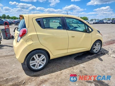 Trzecie zdjęcie samochodu z tyłu: 2015 CHEVROLET SPARK 1LT VIN:KL8CD6S94FC712057 - miniatura