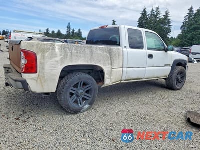 Trzecie zdjęcie samochodu z tyłu: 1999 GMC NEW SIERRA K2500 VIN:1GTGK29U5XZ524664 - miniatura