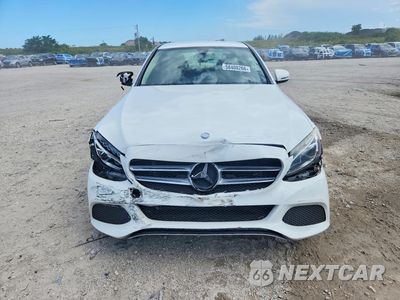 Piąte zdjęcie samochodu w środku: 2016 MERCEDES-BENZ C 300 4MATIC VIN:55SWF4KB5GU111569 - miniatura