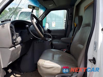 Zdjęcie 7 z 12 samochodu: 2002 FORD E350 BOX TRUCK VIN:1FDSE35L52HB22478 - miniatura