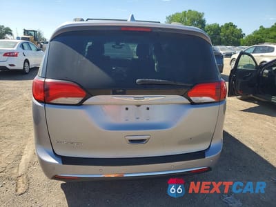 Zdjęcie 6 z 13 samochodu: 2017 CHRYSLER PACIFICA TOURING L VIN:2C4RC1BG4HR540614 - miniatura