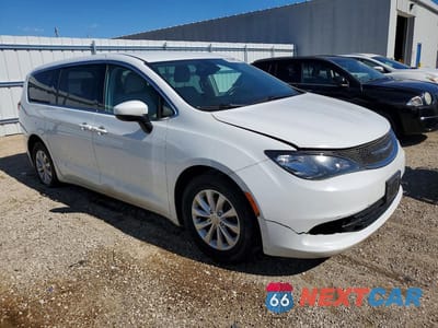 Czwarte zdjęcie samochodu z boku: 2017 CHRYSLER PACIFICA TOURING VIN:2C4RC1DG4HR634389 - miniatura