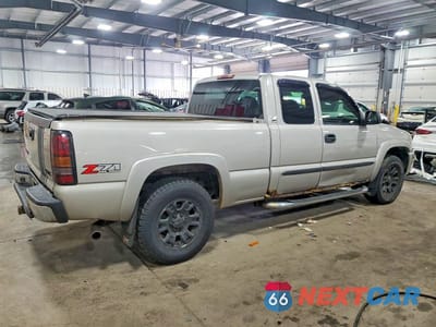 Trzecie zdjęcie samochodu z tyłu: 2006 GMC NEW SIERRA K1500 VIN:1GTEK19B36E168897 - miniatura