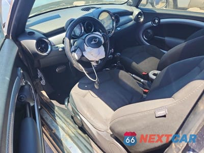 Zdjęcie 8 z 12 samochodu: 2010 MINI COOPER S VIN:WMWMF7C55ATZ73372 - miniatura