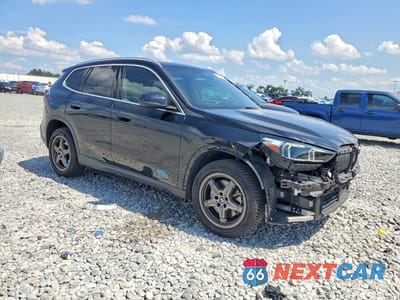Czwarte zdjęcie samochodu z boku: 2023 BMW X1 XDRIVE28I VIN:WBX73EF06P5X04665 - miniatura