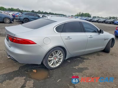 Trzecie zdjęcie samochodu z tyłu: 2018 JAGUAR XF PRESTIGE VIN:SAJBE4EV4JCY56098 - miniatura