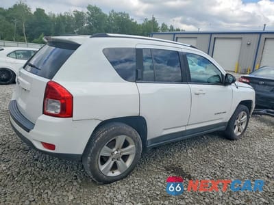 Trzecie zdjęcie samochodu z tyłu: 2011 JEEP COMPASS SPORT VIN:1J4NF1FB4BD216622 - miniatura