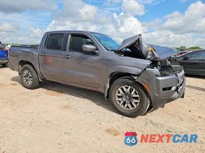 Czwarte zdjęcie samochodu z boku: 2022 NISSAN FRONTIER SV VIN:1N6ED1EJ7NN606419 - miniatura