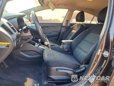 Zdjęcie 7 z 12 samochodu: 2017 KIA FORTE LX VIN:3KPFK4A70HE134078 - miniatura