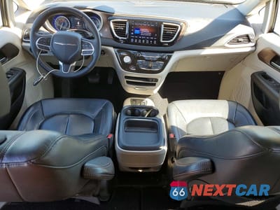Zdjęcie 8 z 13 samochodu: 2017 CHRYSLER PACIFICA TOURING L VIN:2C4RC1BG2HR526095 - miniatura