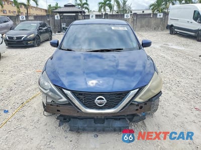 Piąte zdjęcie samochodu w środku: 2016 NISSAN SENTRA S VIN:3N1AB7AP8GY311682 - miniatura