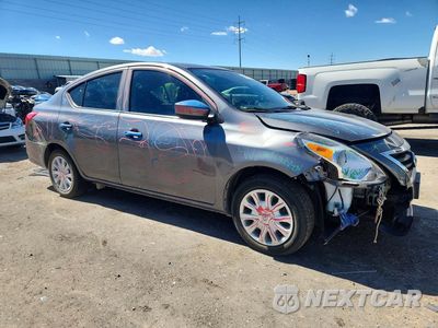 Czwarte zdjęcie samochodu z boku: 2018 NISSAN VERSA S PLUS VIN:3N1CN7AP4JL837263 - miniatura