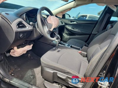 Zdjęcie 7 z 12 samochodu: 2017 CHEVROLET CRUZE LS VIN:1G1BC5SM1H7281170 - miniatura