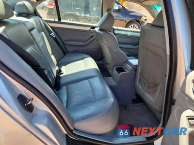 Zdjęcie 10 z 12 samochodu: 2002 BMW 325 I VIN:WBAEV33472PD00183 - miniatura