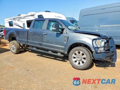 Czwarte zdjęcie samochodu z boku: 2019 FORD F350 SUPER DUTY VIN:1FT8W3BT8KED99952 - miniatura
