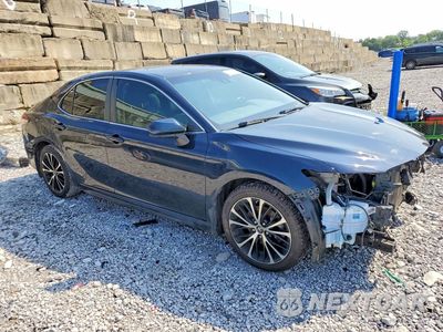 Czwarte zdjęcie samochodu z boku: 2018 TOYOTA CAMRY SE VIN:4T1B11HK4JU554343 - miniatura