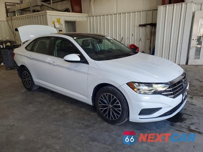Czwarte zdjęcie samochodu z boku: 2019 VOLKSWAGEN JETTA S VIN:3VWC57BU1KM245314 - miniatura