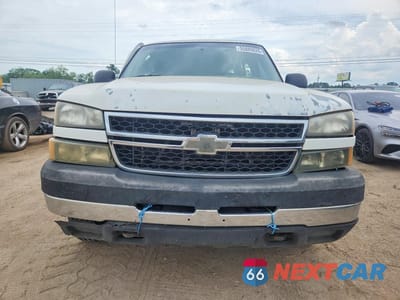 Piąte zdjęcie samochodu w środku: 2006 CHEVROLET SILVERADO C2500 HEAVY DUTY VIN:1GCHC23U46F173871 - miniatura