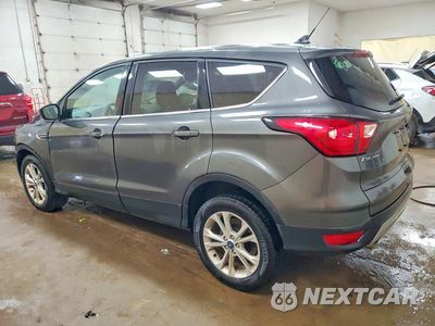 Drugie zdjęcie samochodu z przodu: 2019 FORD ESCAPE SE VIN:1FMCU9GD5KUB82123 - miniatura
