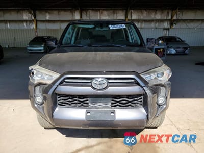 Piąte zdjęcie samochodu w środku: 2021 TOYOTA 4RUNNER SR5 VIN:JTEMU5JRXM5940066 - miniatura