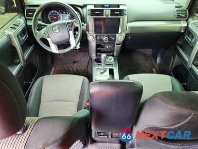 Zdjęcie 8 z 13 samochodu: 2018 TOYOTA 4RUNNER SR5 VIN:JTEBU5JR6J5507024 - miniatura