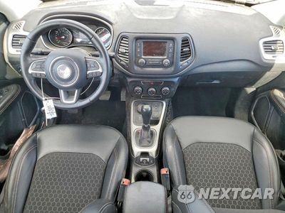 Zdjęcie 8 z 13 samochodu: 2018 JEEP COMPASS LATITUDE VIN:3C4NJDBB2JT479342 - miniatura