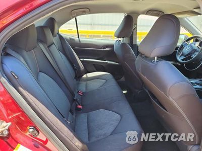 Zdjęcie 10 z 13 samochodu: 2019 TOYOTA CAMRY LE VIN:4T1B11HK5KU758411 - miniatura