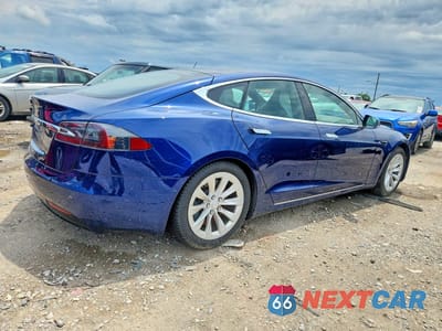 Trzecie zdjęcie samochodu z tyłu: 2017 TESLA MODEL S VIN:5YJSA1E20HF213260 - miniatura