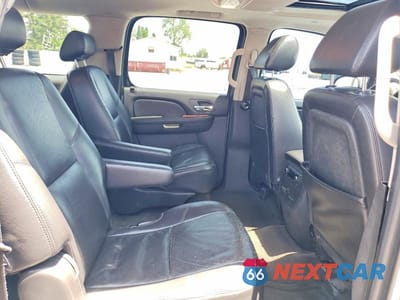 Zdjęcie 11 z 13 samochodu: 2009 CHEVROLET SUBURBAN K1500 LTZ VIN:1GNFK36309R190888 - miniatura