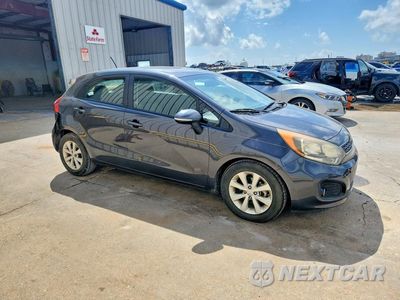 Czwarte zdjęcie samochodu z boku: 2013 KIA RIO 5-DOOR EX VIN:KNADN5A36D6209946 - miniatura