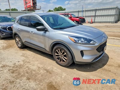Czwarte zdjęcie samochodu z boku: 2022 FORD ESCAPE SE VIN:1FMCU0G63NUB56511 - miniatura