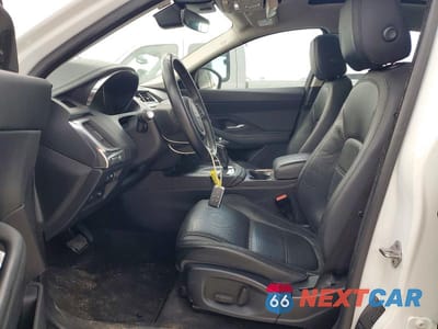 Zdjęcie 7 z 14 samochodu: 2019 JAGUAR E-PACE S VIN:SADFJ2FX9K1Z62984 - miniatura
