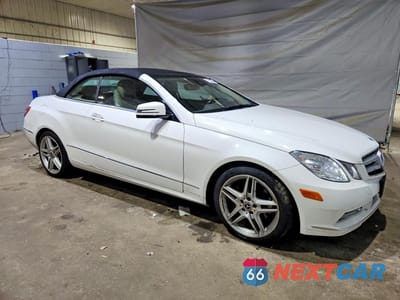 Czwarte zdjęcie samochodu z boku: 2013 MERCEDES-BENZ E 350 VIN:WDDKK5KF6DF189053 - miniatura