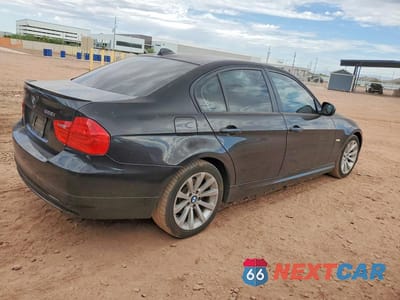 Trzecie zdjęcie samochodu z tyłu: 2011 BMW 328 XI SULEV VIN:WBAPK5G59BNN24581 - miniatura