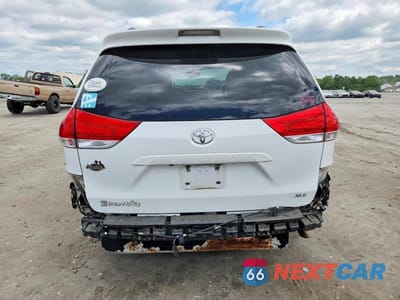 Zdjęcie 6 z 13 samochodu: 2013 TOYOTA SIENNA XLE 8-PASSENGER VIN:5TDYK3DC7DS289352 - miniatura