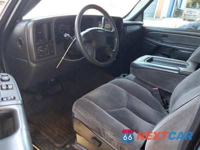 Zdjęcie 8 z 12 samochodu: 2005 GMC NEW SIERRA C1500 VIN:2GTEC19T451316156 - miniatura