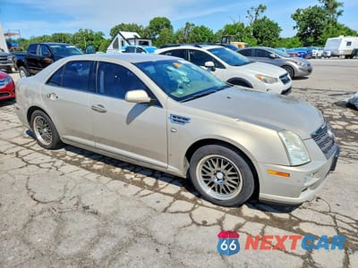 Czwarte zdjęcie samochodu z boku: 2008 CADILLAC STS VIN:1G6DW67V780121613 - miniatura